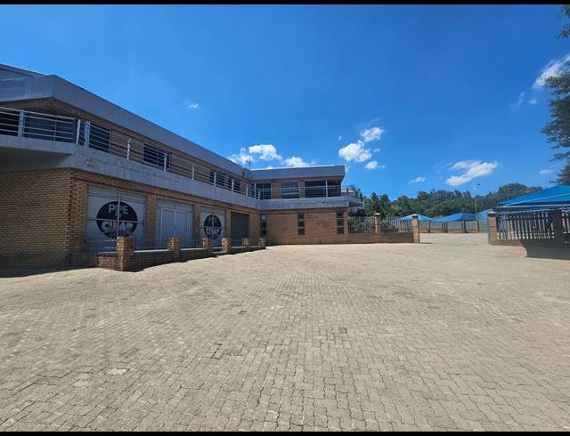 8,120M² WAREHOUSE TO LET IN MEADOWDALE